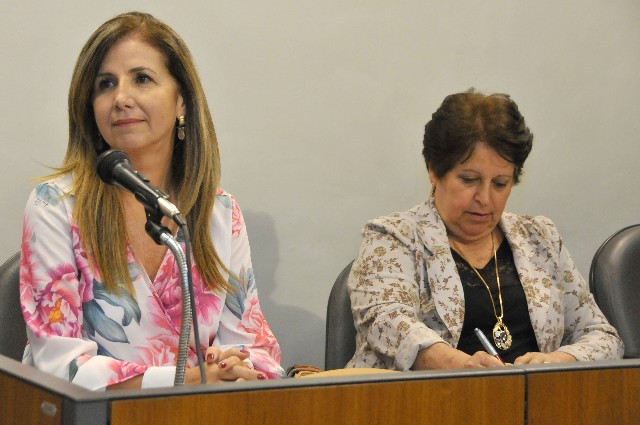 Sandra Mallet (à esquerda) afirmou que, em média, as mulheres vivem sete anos a mais que os homens