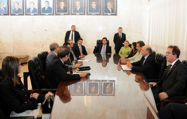 Foi realizada reunião com representantes de Poderes e órgãos do Estado para negociar a pauta de votação no Plenário da ALMG