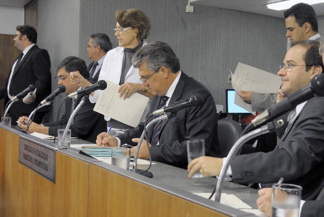 O Projeto de Lei 4.648/13, do governador Antonio Anastasia, prevê a inclusão da região do Vale do Rio Doce na área do Idene, entre outros
