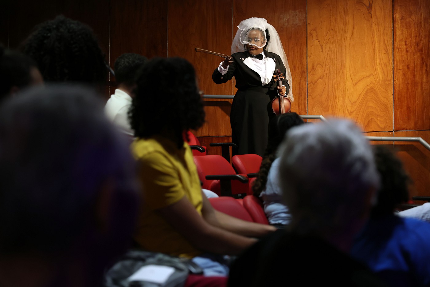 Projeto Zás 2025 - Alice Cabral - Mesa Redonda