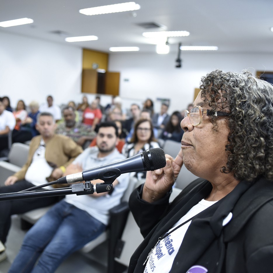 Idosos enfrentam dificuldades para participar de conferência estadual