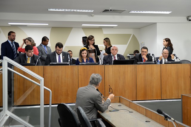 Com o aval da CCJ, projetos seguem agora para análise da Comissão de Meio Ambiente