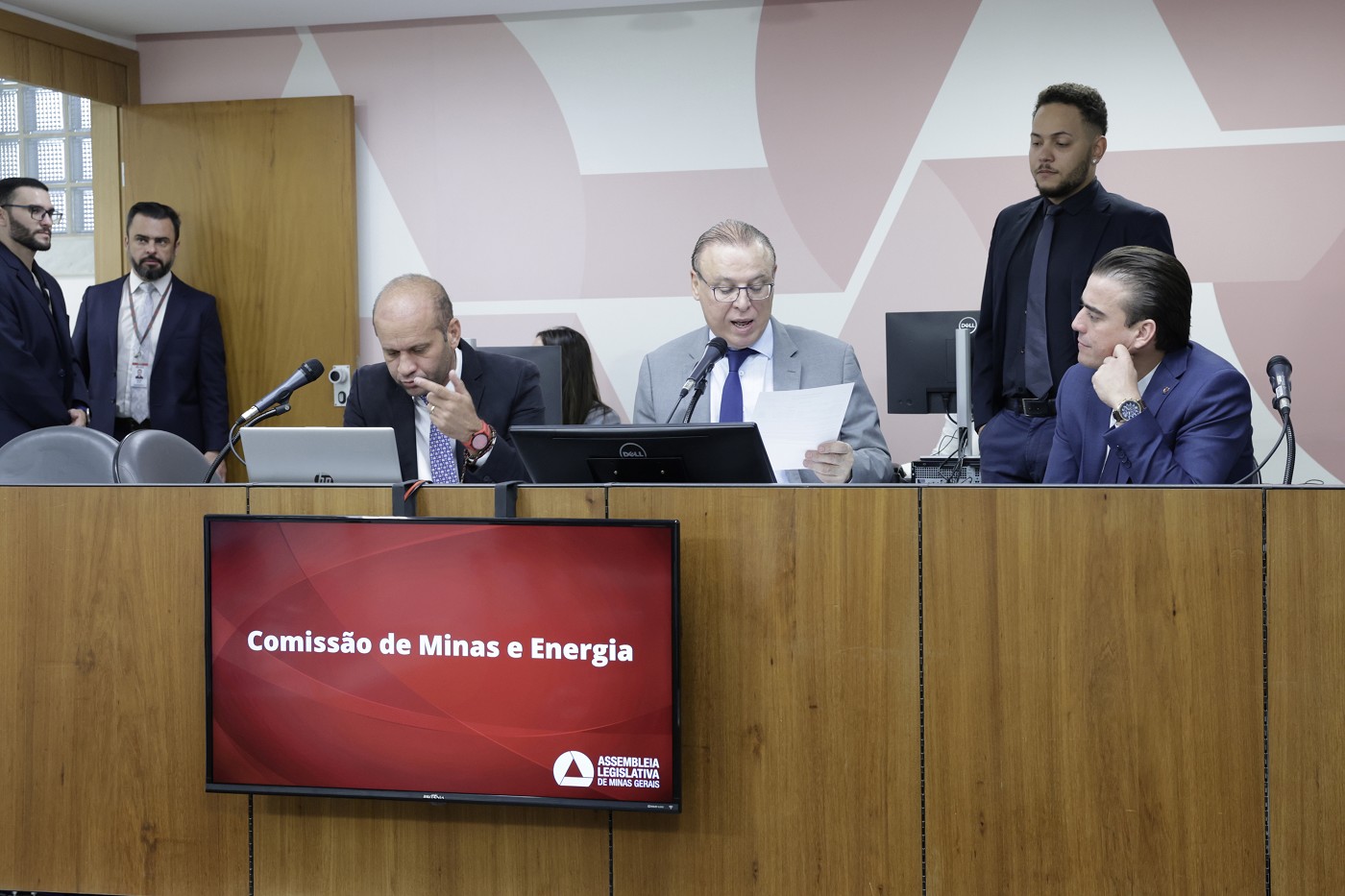 Comissão de Minas e Energia - análise de proposições