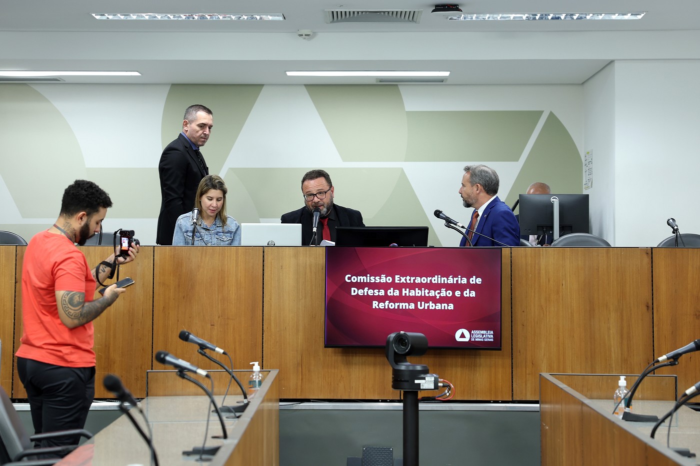 Comissão Extraordinária de Defesa da Habitação e da Reforma Urbana - análise de proposições