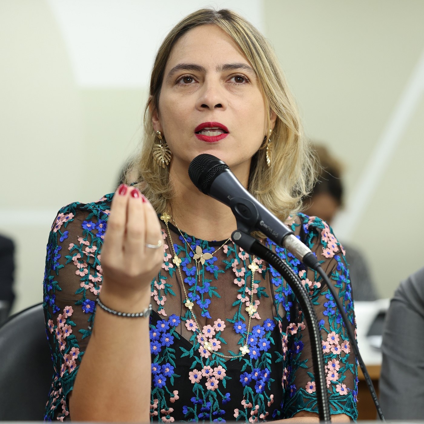 RMBH - Parlamentar visita Escola Guinard na Capital