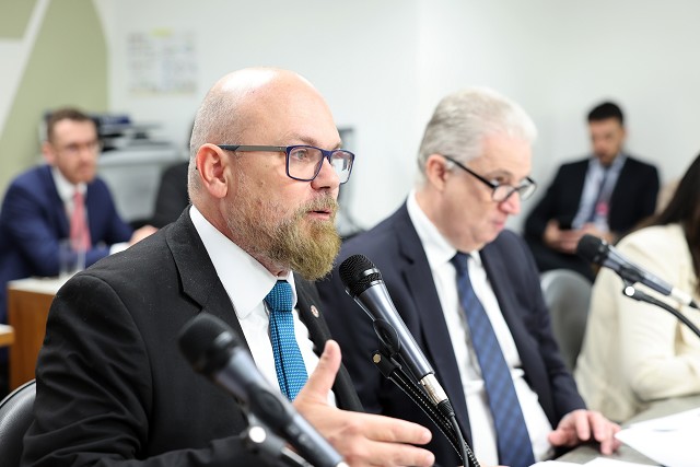 Comissão de Administração Pública - análise de proposições