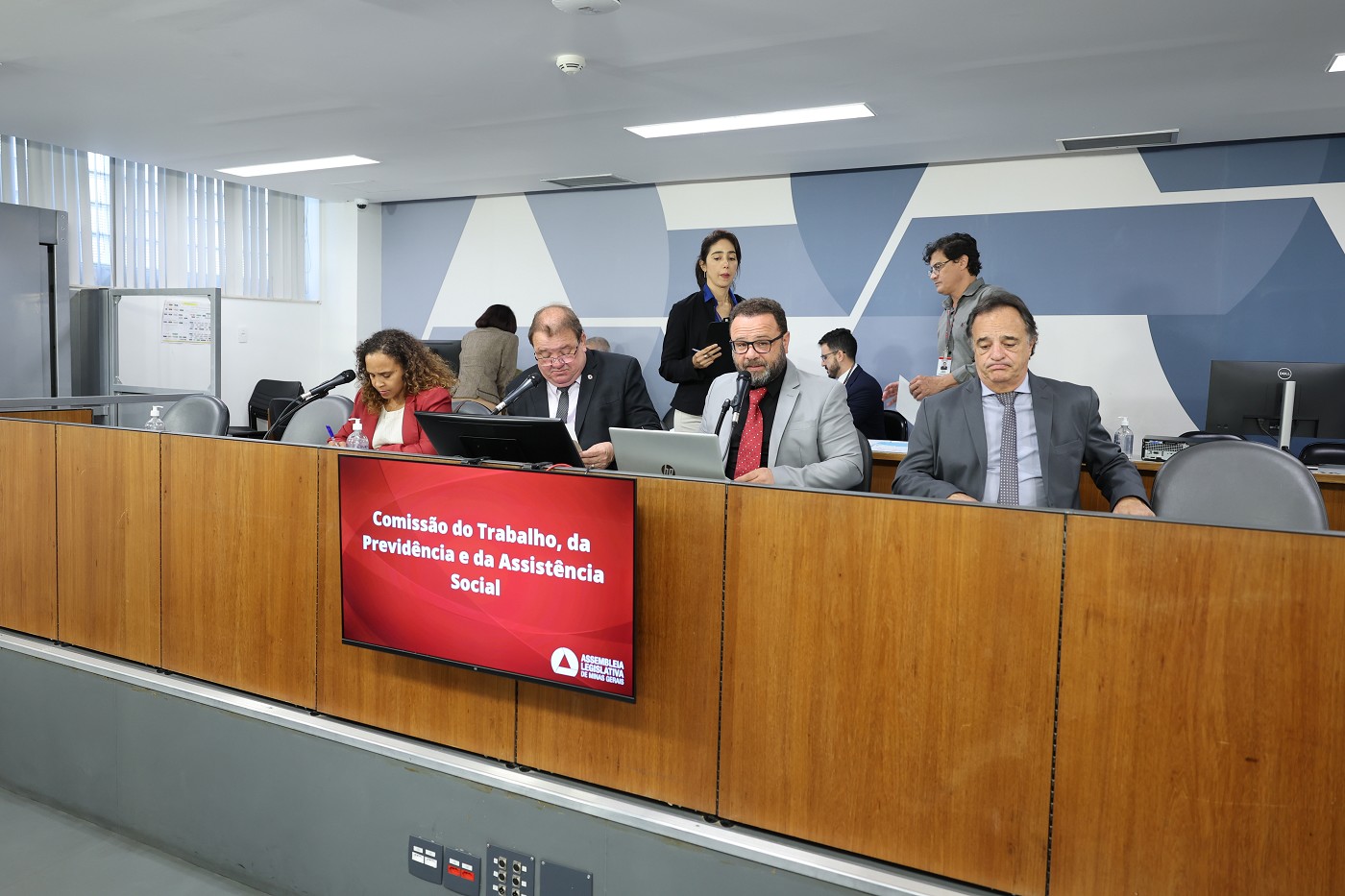 Comissão do Trabalho, da Previdência e da Assistência Social - análise de proposições