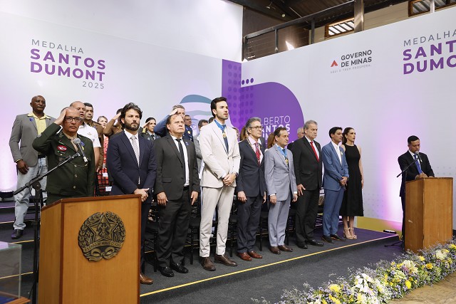 Cerimônia de entrega da Medalha Santos Dumont