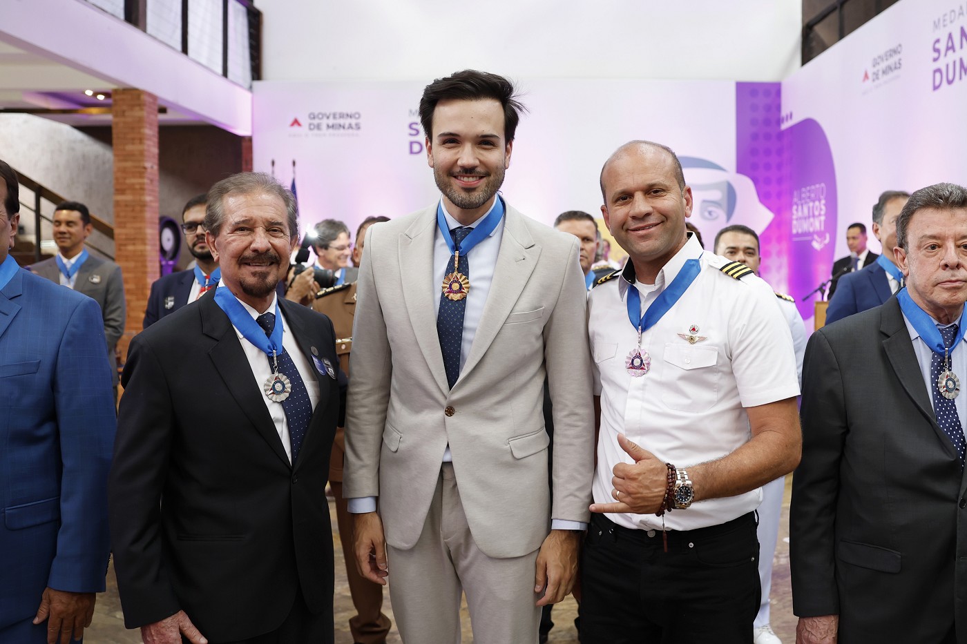 Cerimônia de entrega da Medalha Santos Dumont