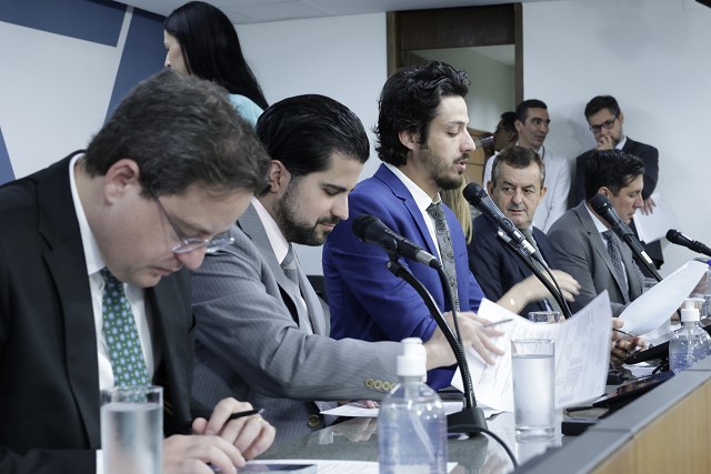 Comissão de Constituição e Justiça - análise de proposições