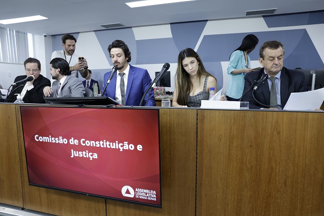 Comissão de Constituição e Justiça - análise de proposições