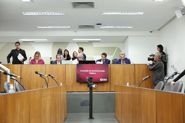 Comissão de Administração Pública - análise de proposições