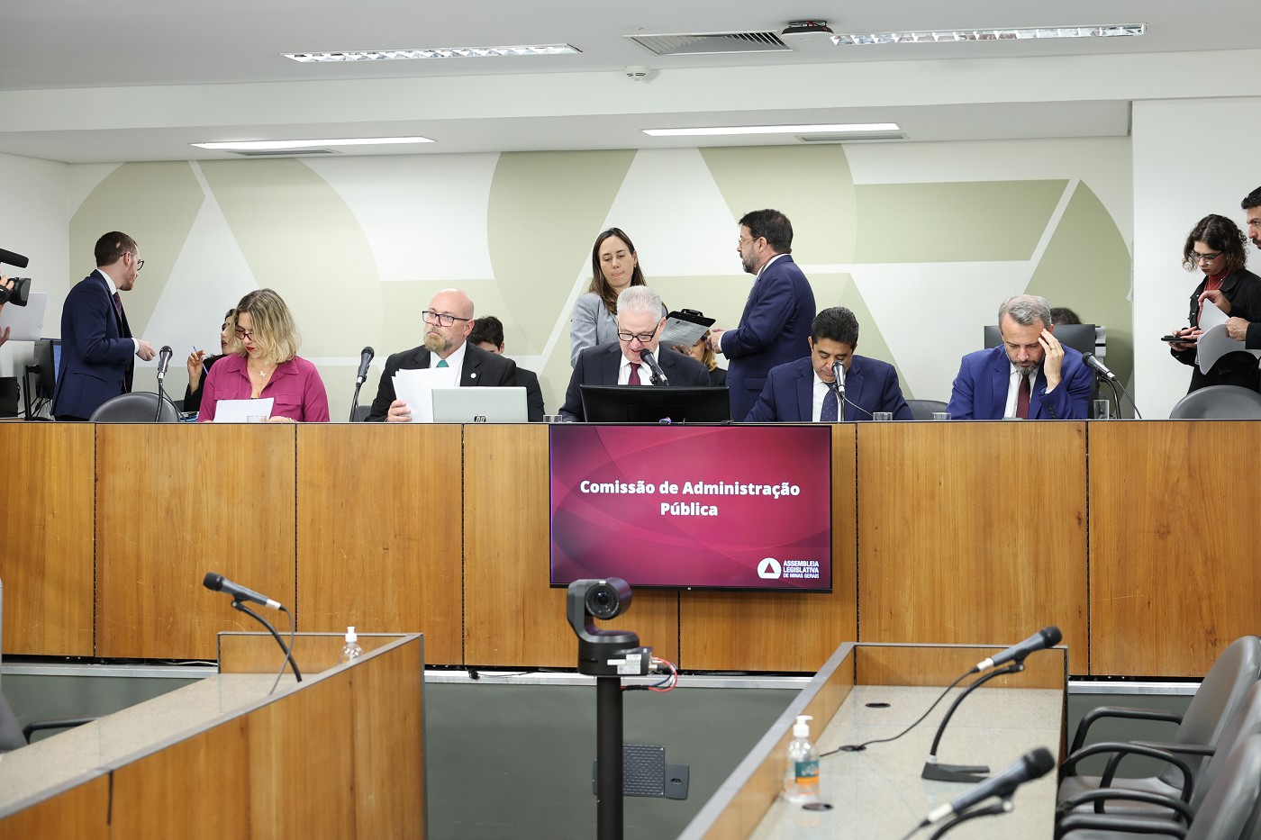 Comissão de Administração Pública - análise de proposições