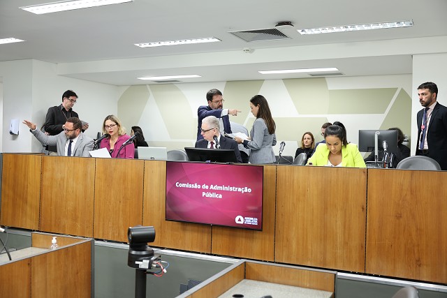 Comissão de Administração Pública - análise de proposições