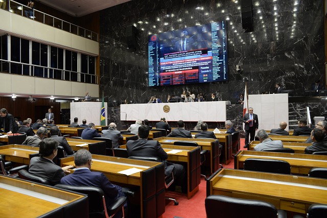 Outra proposição aprovada diz respeito à saúde reprodutiva de homens e mulheres