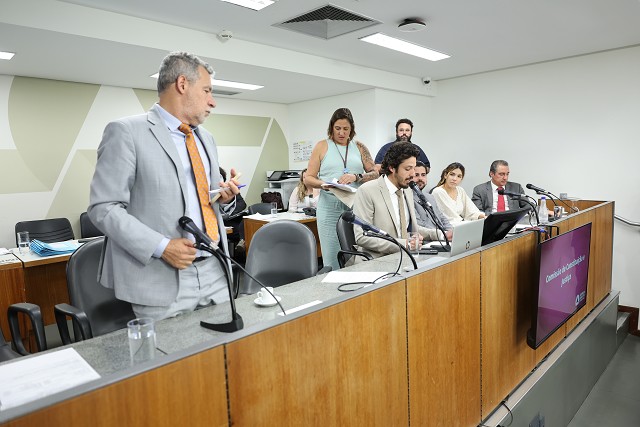 Comissão de Constituição e Justiça - análise de proposições