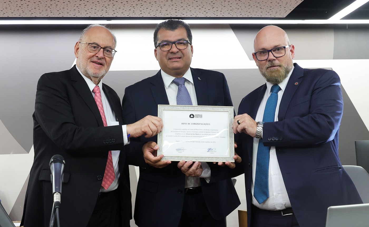 Comissão de Educação, Ciência e Tecnologia - entrega de voto de congratulação ao sr. Adriano da Silva Ribeiro