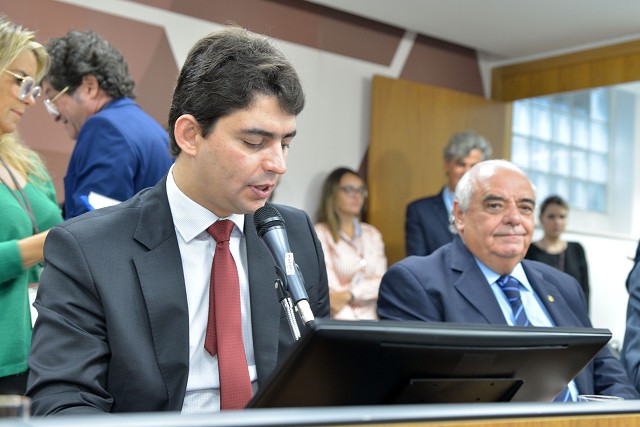 O relator apresentou o substitutivo nº 1 ao texto original