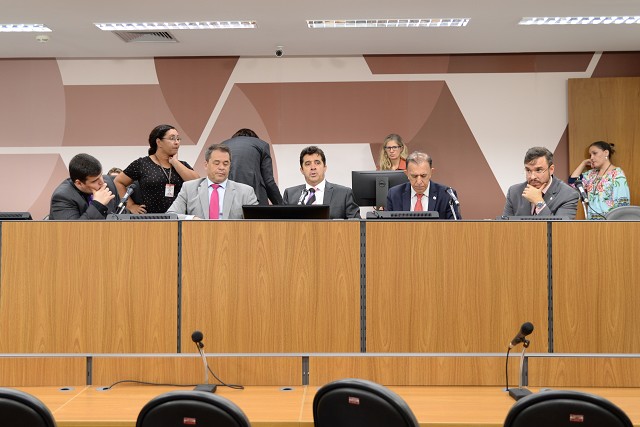 Comissão também aprovou projeto que destina bens de lavagem de dinheiro para órgãos de segurança pública