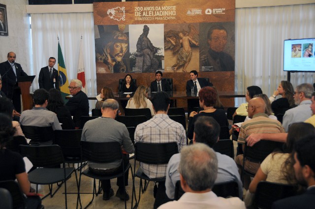 O anúncio foi feito em entrevista coletiva realizada na ALMG que, juntamente com o Governo do Estado, é parceira das iniciativas planejadas para celebrar a data