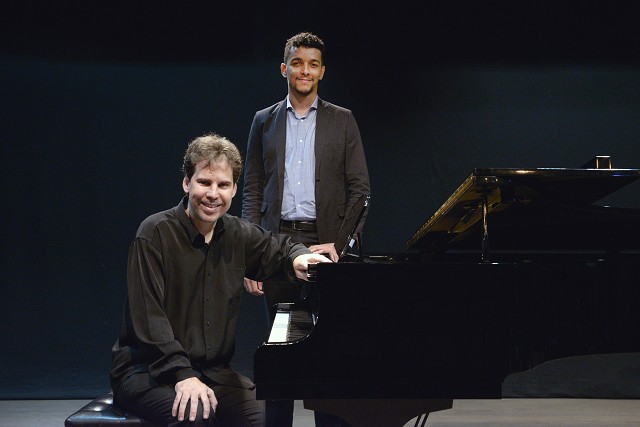 Pianista Bruno Cruz e cantor Carlos Morais interpretarão obras de F. Schubert, J.Brahms e Nilcéia Baroncelli