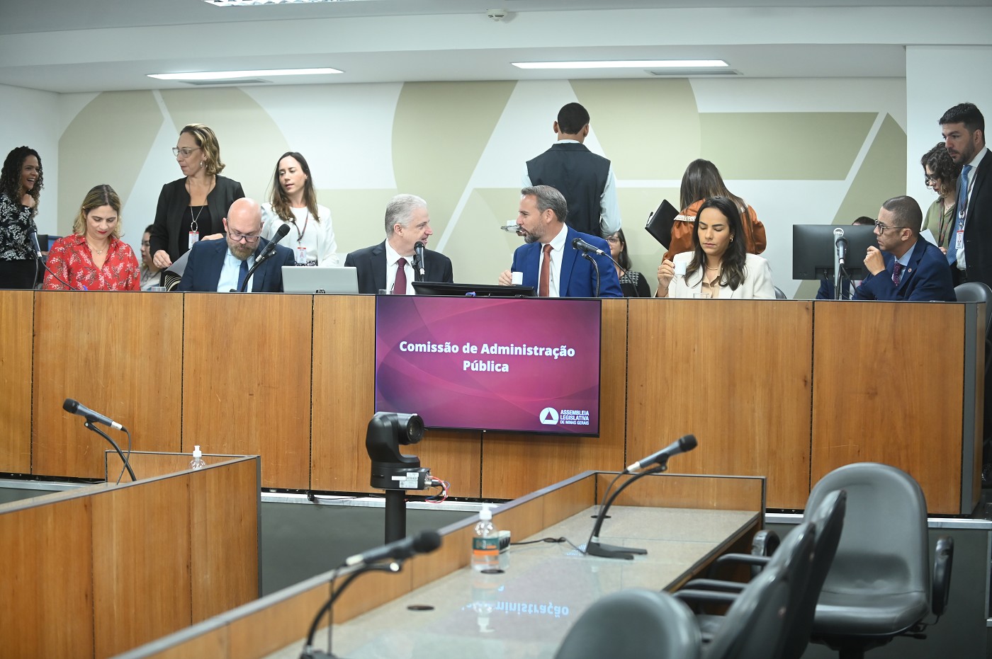 Comissão de Administração Pública - análise de proposições (reunião das 09:45)