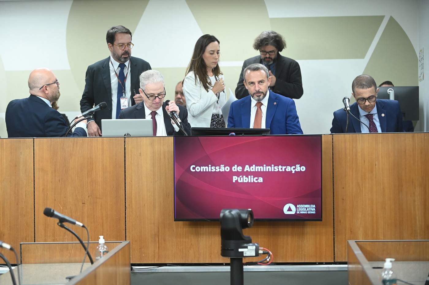 Comissão de Administração Pública - análise de proposições (reunião das 09:30)