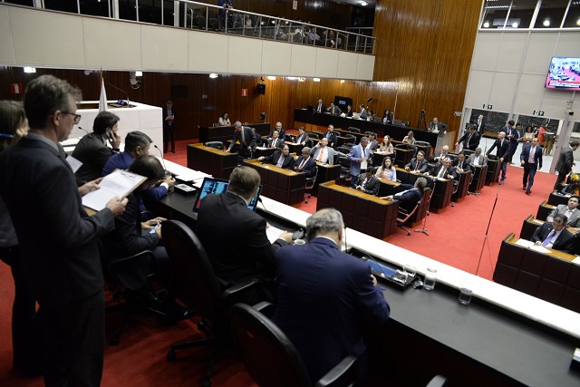 Parlamentares aprovaram diversas proposições na Reunião Extraordinária de Plenário