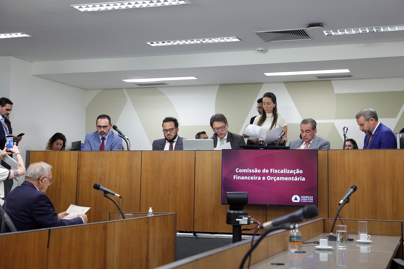 Comissão de Fiscalização Financeira e Orçamentária - análise de proposições (reunião das 15:30)