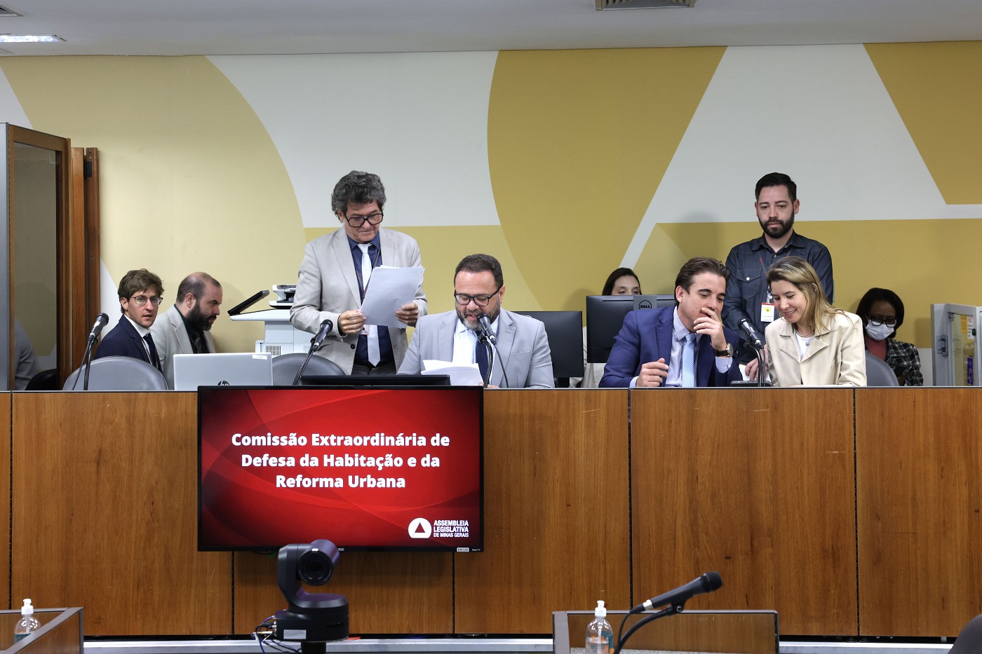 Comissão Extraordinária de Defesa da Habitação e da Reforma Urbana - análise de proposições