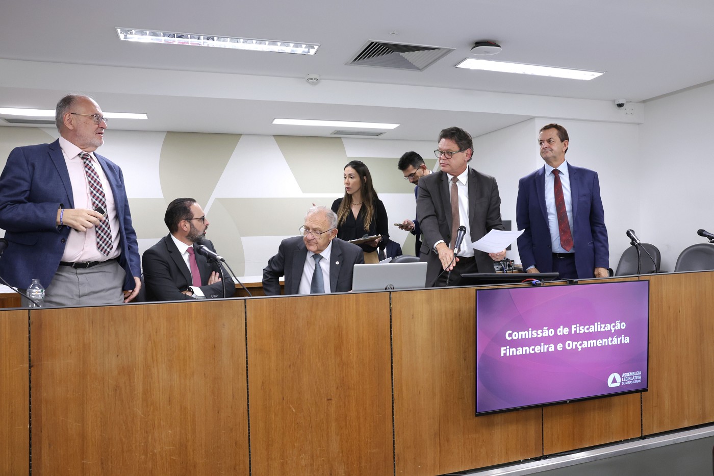 Comissão de Fiscalização Financeira e Orçamentária - análise de proposições