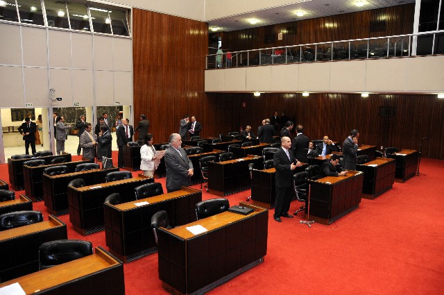 Durante a reunião, deputados debateram situação da Santa Casa de Belo Horizonte