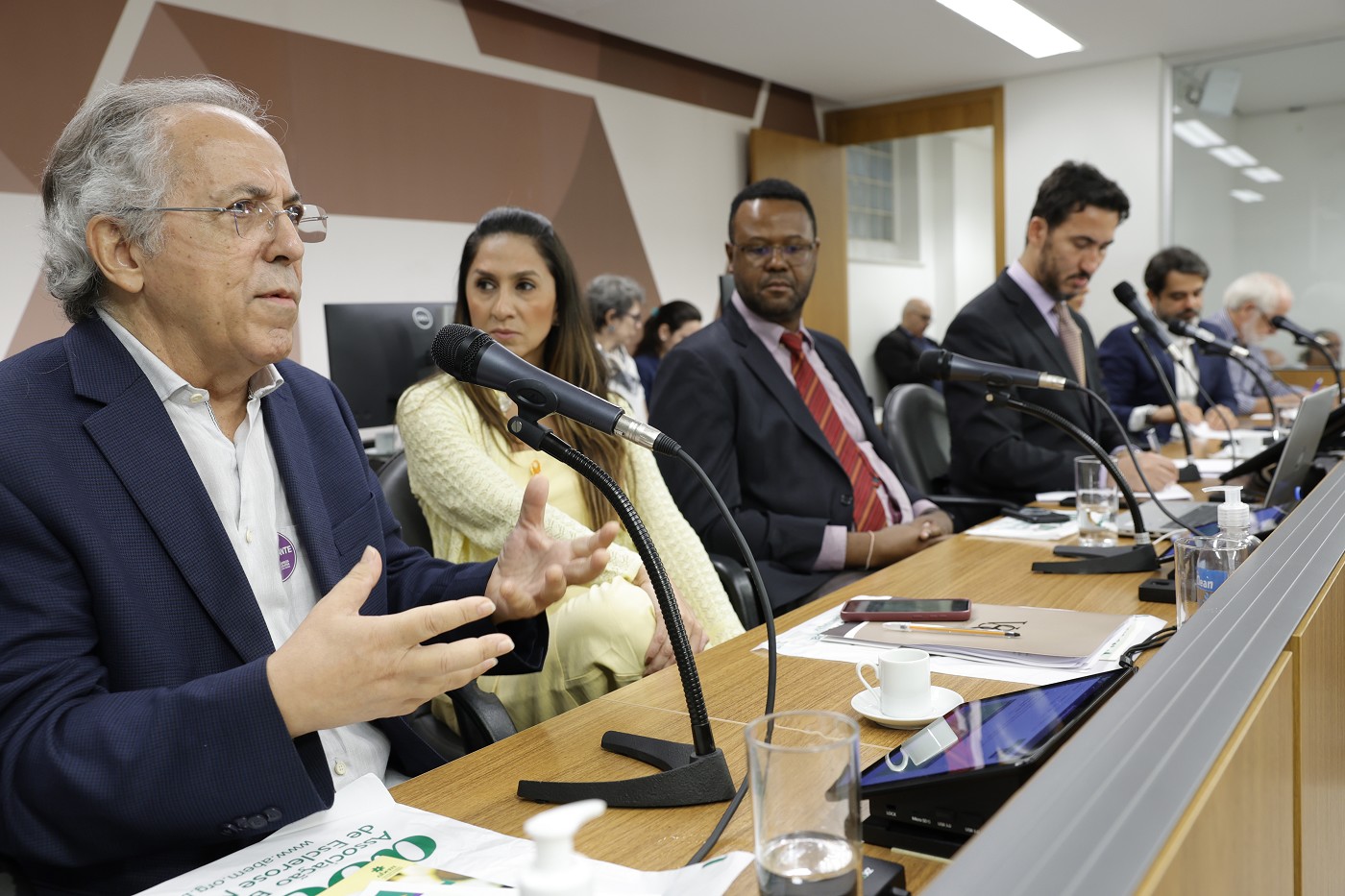 Comissão de Participação Popular - debate sobre atraso no fornecimento de medicamentos