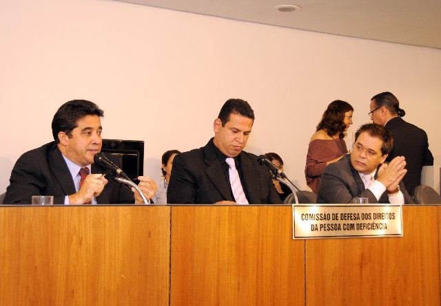 Os deputados Sargento Rodrigues e Cabo Júlio questionaram procedimentos de rotina das juntas médicas