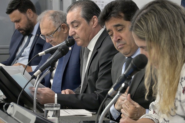 Além de melhorar a segurança no trânsito, o programa previsto no PL visa à geração de empregos e à melhoria ambiental
