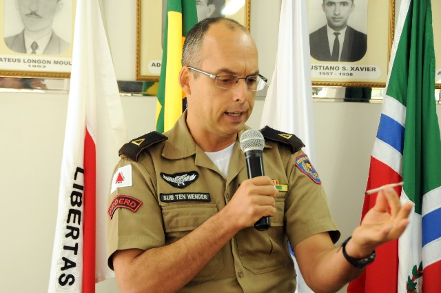Wender Ferreira informou que foi aprovada lei que prevê horário de fechamento de bares e similares