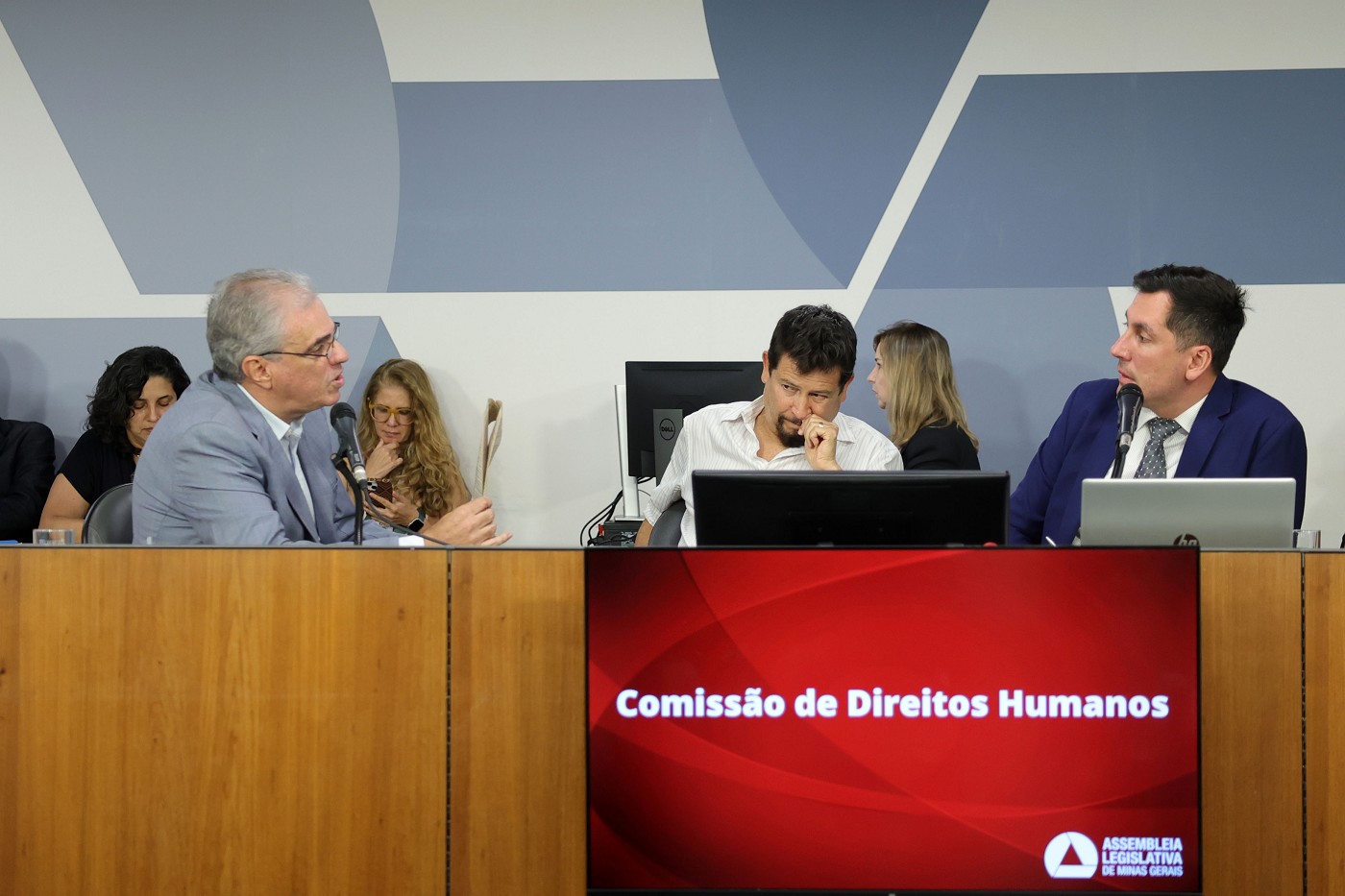 Comissão de Direitos Humanos - debate sobre os impactos para os direitos fundamentais do encerramento da transferência de tecnologia da vacina contra a meningite ACWY pela Funed