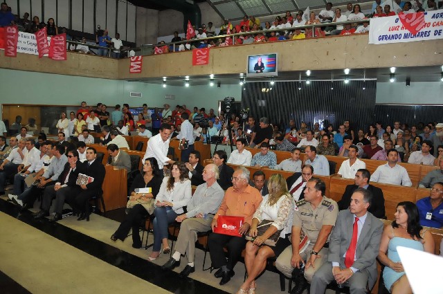 Representantes da sociedade apresentaram diversas sugestões e propostas: foram 32 inscrições orais, seis escritas e oito sugestões de autoridades