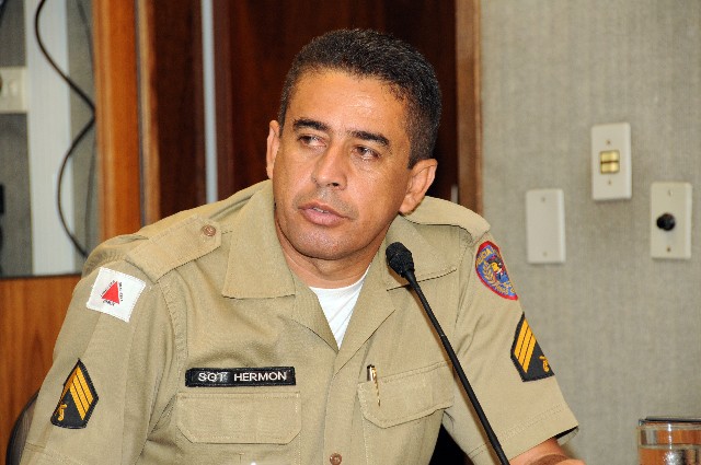 O PM Hermon Eltz Santos relatou à comissão as ameaças que ele sua família estariam sofrendo