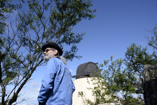 O professor mostra-se preocupado com o crescimento do negacionismo da ciência