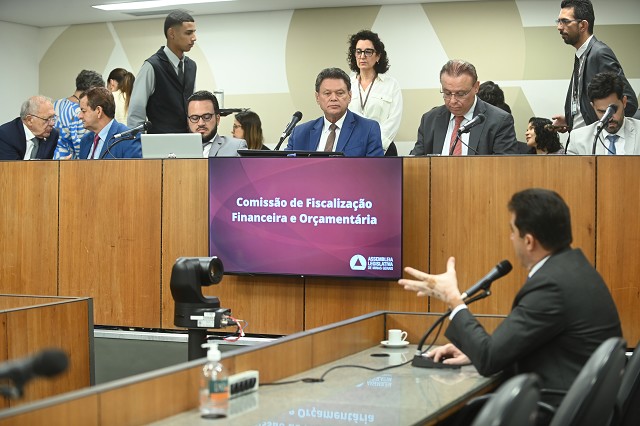 Comissão de Fiscalização Financeira e Orçamentária - análise de proposições (reunião das 11:00)