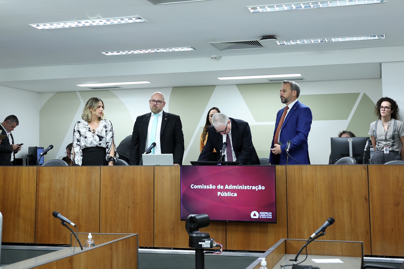 Comissão de Administração Pública - análise de proposições