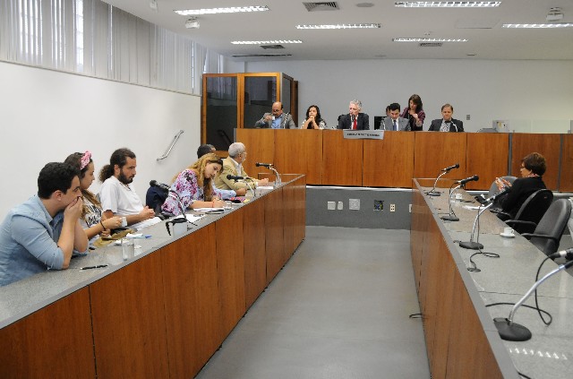A Comissão de Direitos Humanos realizou debate sobre o processo de fortalecimento da democracia no Brasil