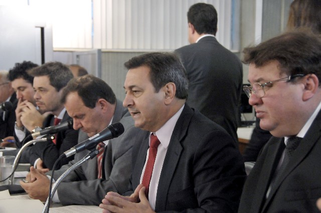 Parlamentares pediram explicações sobre intervenções que estão sendo realizadas na BR-040 no trecho que liga Brasília a Juiz de Fora