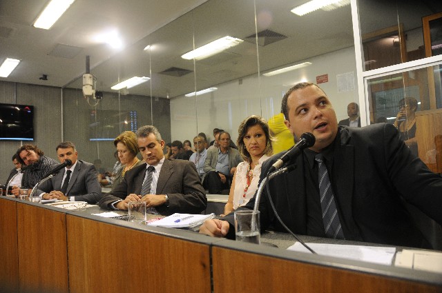 Segundo Flávio Antunes (à direita), já são dez contratos assinados, totalizando cerca de R$ 3,1 bi de investimentos privados