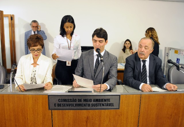 Os requerimentos foram aprovados pela comissão em reunião nesta quarta-feira (8)