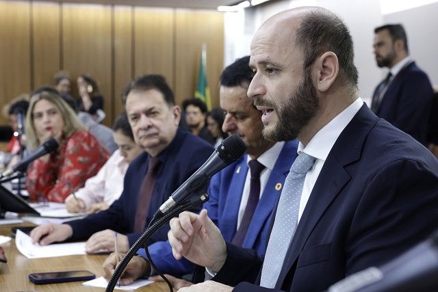 Comissão de Educação, Ciência e Tecnologia - debate sobre o plano de trabalho para a educação básica e superior no Estado