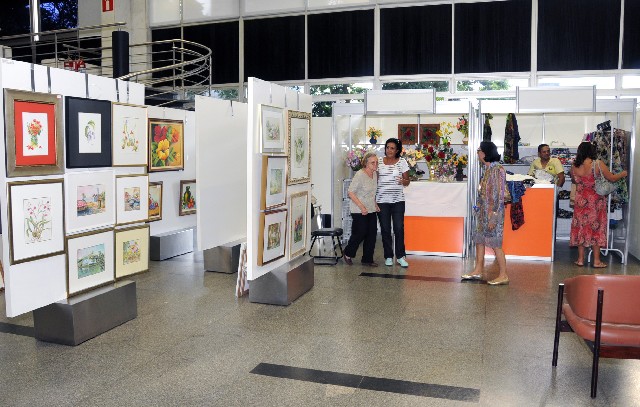 Produzida pela Associação dos Servidores Aposentados da Assembleia (Aplemg), a exposição possui, no total, 22 expositores