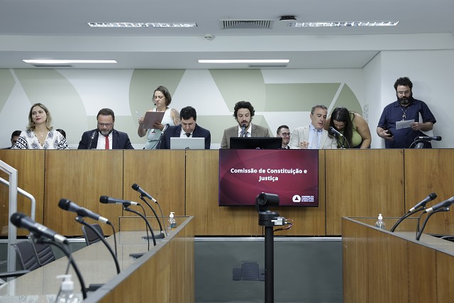Comissão de Constituição e Justiça - análise de proposições