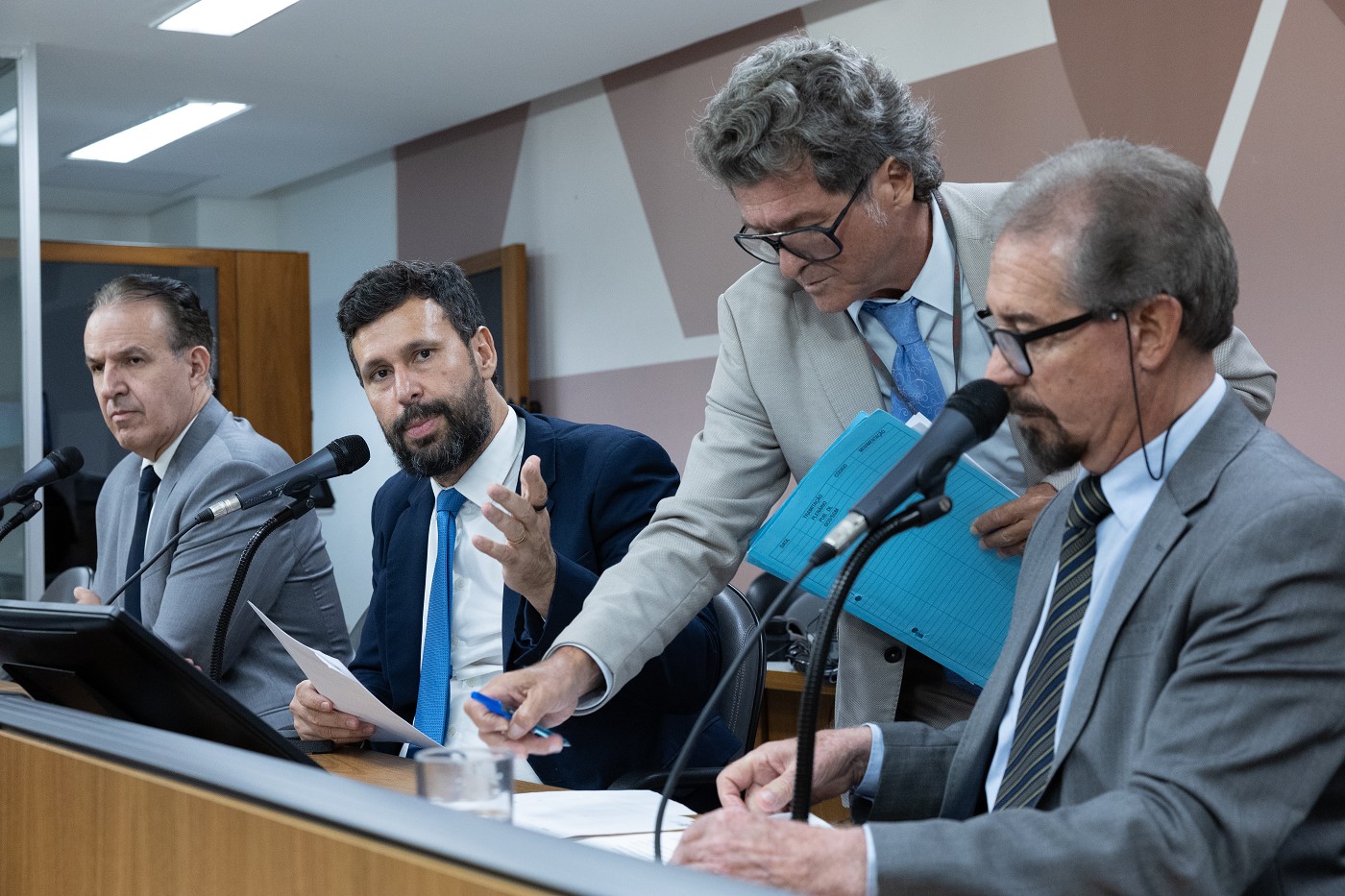 Comissão de Agropecuária e Agroindústria - análise de proposições